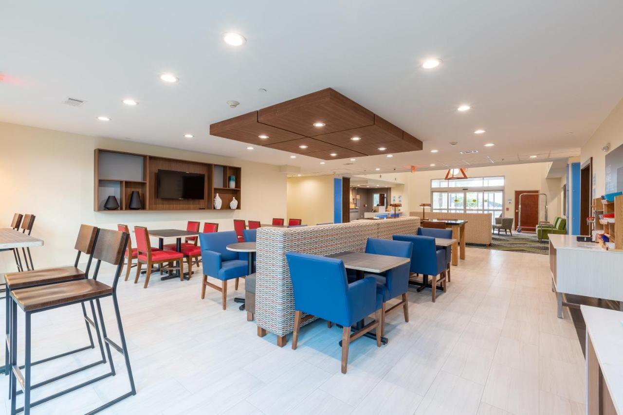 Holiday Inn Express & Suites Arlington North - Stadium Area By Ihg エクステリア 写真