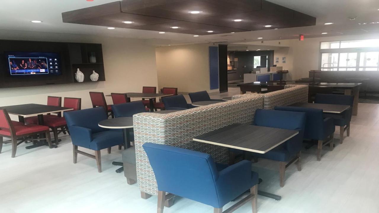 Holiday Inn Express & Suites Arlington North - Stadium Area By Ihg エクステリア 写真