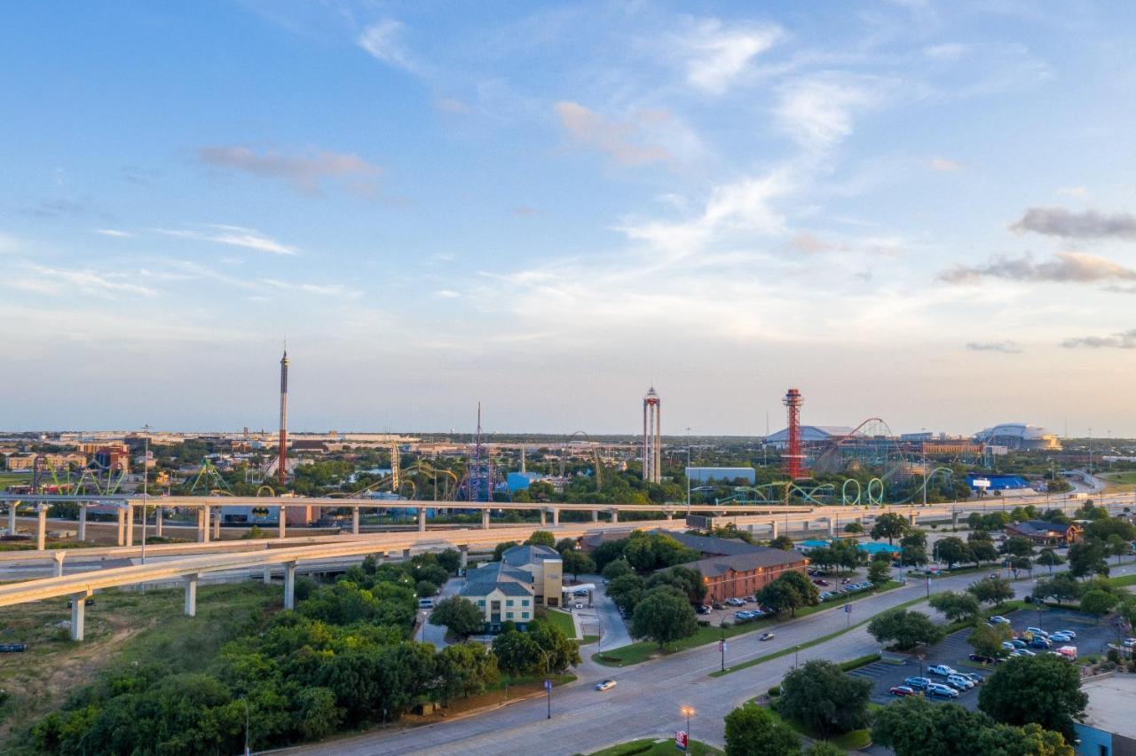 Holiday Inn Express & Suites Arlington North - Stadium Area By Ihg エクステリア 写真