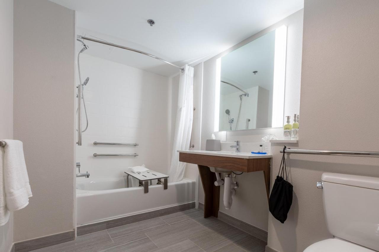 Holiday Inn Express & Suites Arlington North - Stadium Area By Ihg エクステリア 写真