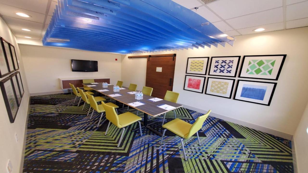 Holiday Inn Express & Suites Arlington North - Stadium Area By Ihg エクステリア 写真